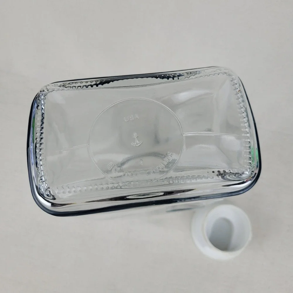 Anchor Hocking Glass Juice Carafe Pitcher with Lid‎ 1 Quart Clear Square USA